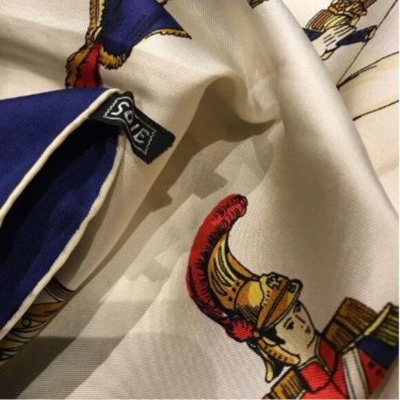 Iconic print royal blue French silk square scarf Signed A.M Raymonenq - Picture 6 of 7